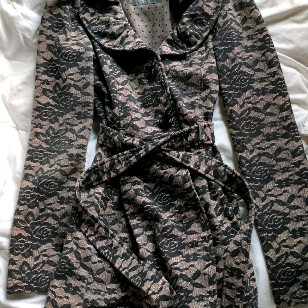Lacy print peacoat xs